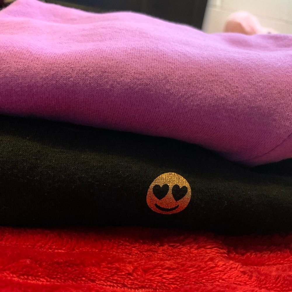 2 long sleeve girls sweat shirts